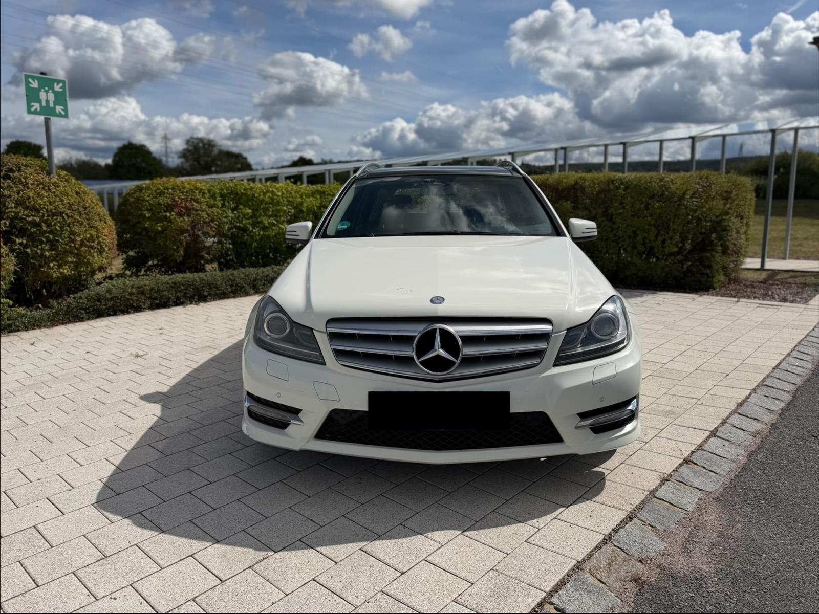 Mercedes-Benz C220 2012 — rear view