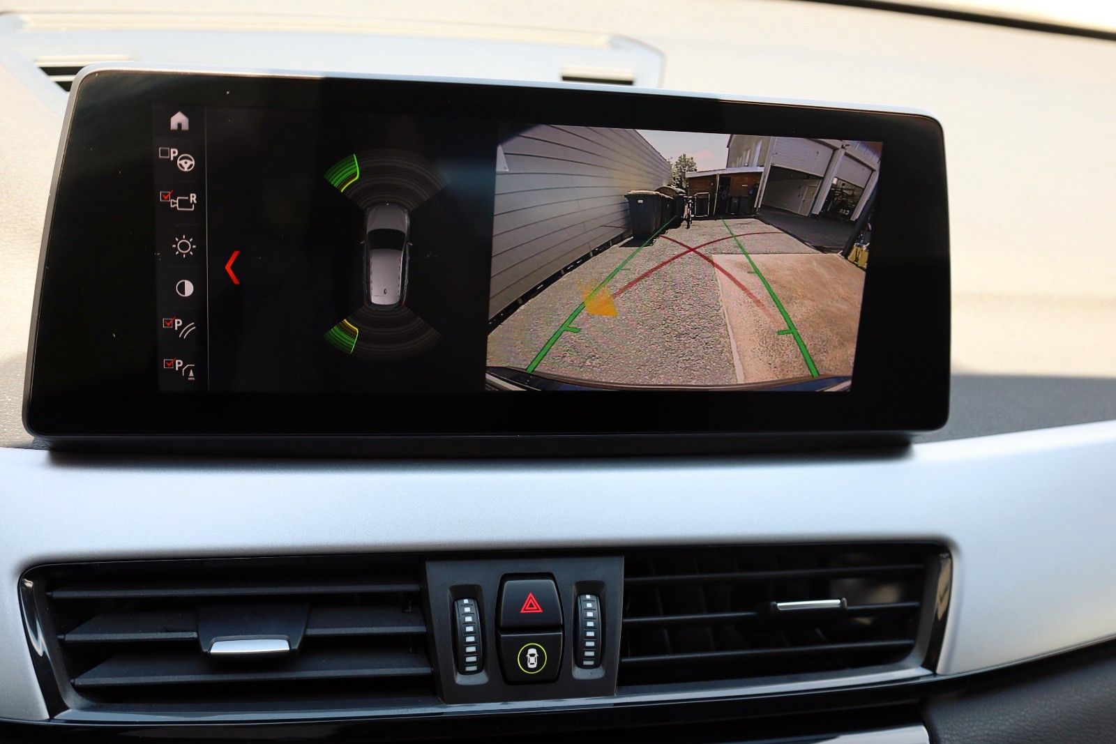 Fahrzeugabbildung BMW X1 xDrive25e Advantage,Leder,Navi,LED,Kamera,HUD