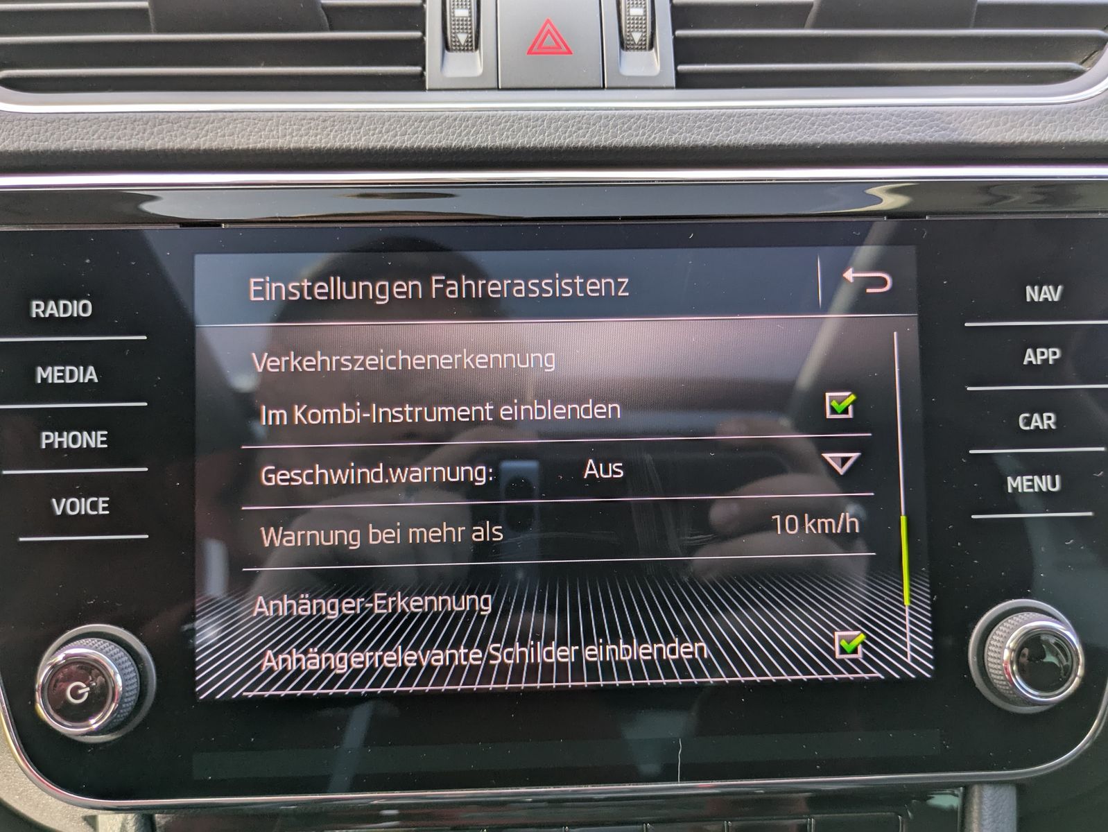 Fahrzeugabbildung SKODA Superb 2.0 TDI Style PANO*AHK*ACC*MEMORY*BIXENON