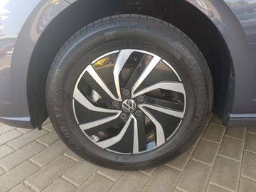Fahrzeugabbildung Volkswagen Polo Life IQ.Drive-Paket 1,0 5-Gang Klima