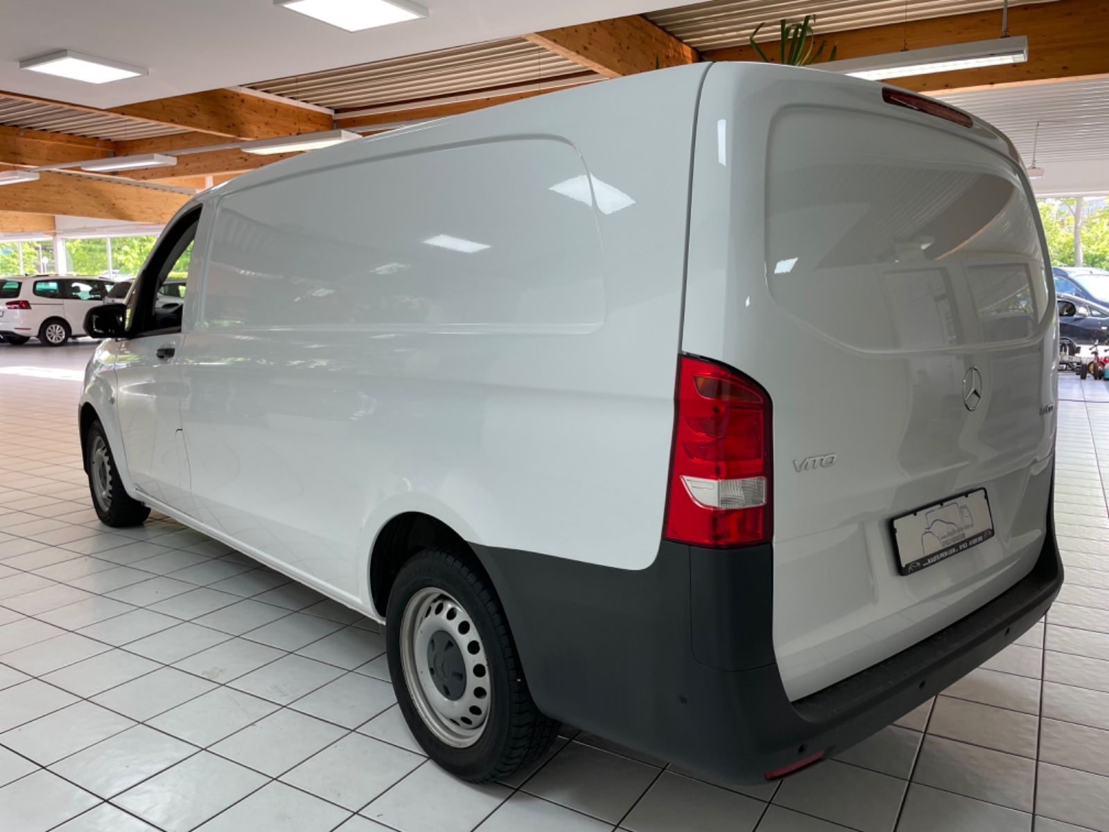 Fahrzeugabbildung Mercedes-Benz Vito Kasten 111 extralang *Werkstatt*