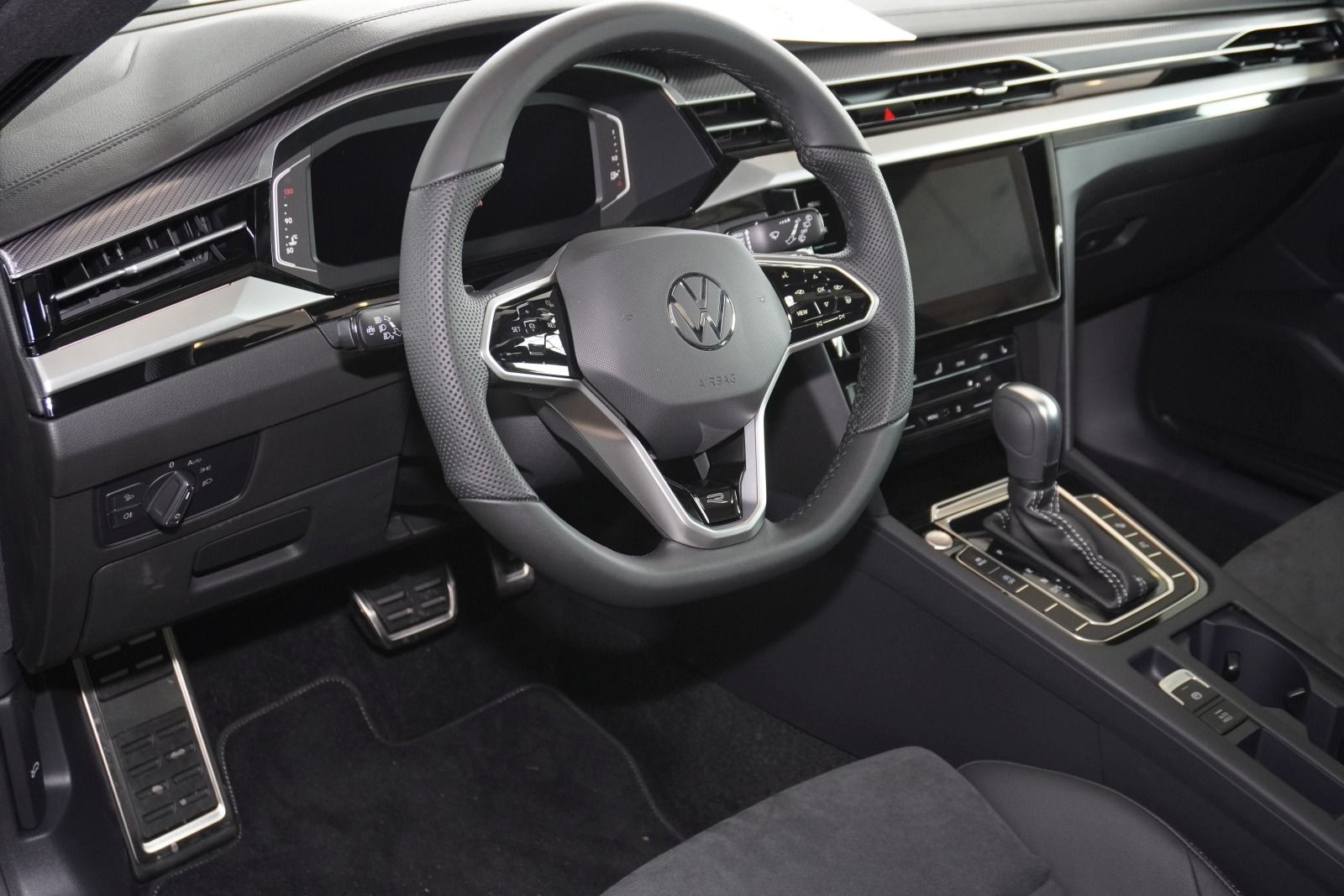 Fahrzeugabbildung Volkswagen Arteon Shooting Brake R-Line 2,0 l TDI SCR 4MOTI