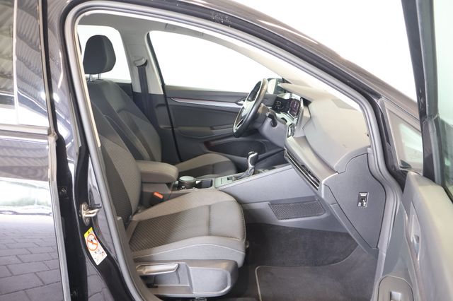 Volkswagen Golf VIII 2.0 TDI Active AID+ACC+LED+CARPLAY