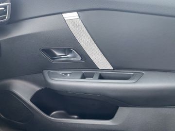 Citroën C4 Shine PT 130 Navi+SHZ+RFK+LED+Carplay