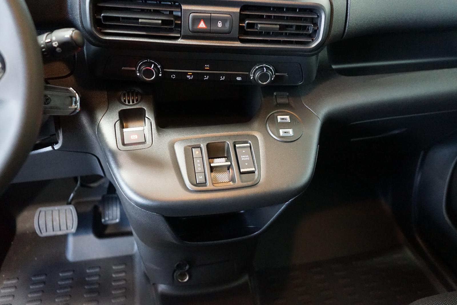 Peugeot Partner XL Diesel 130 L2H1 Automatik Holz+Kamera