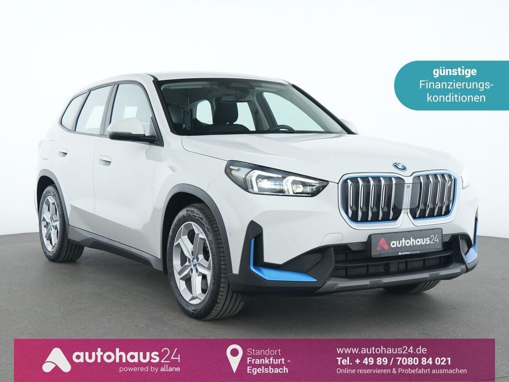 BMW iX1