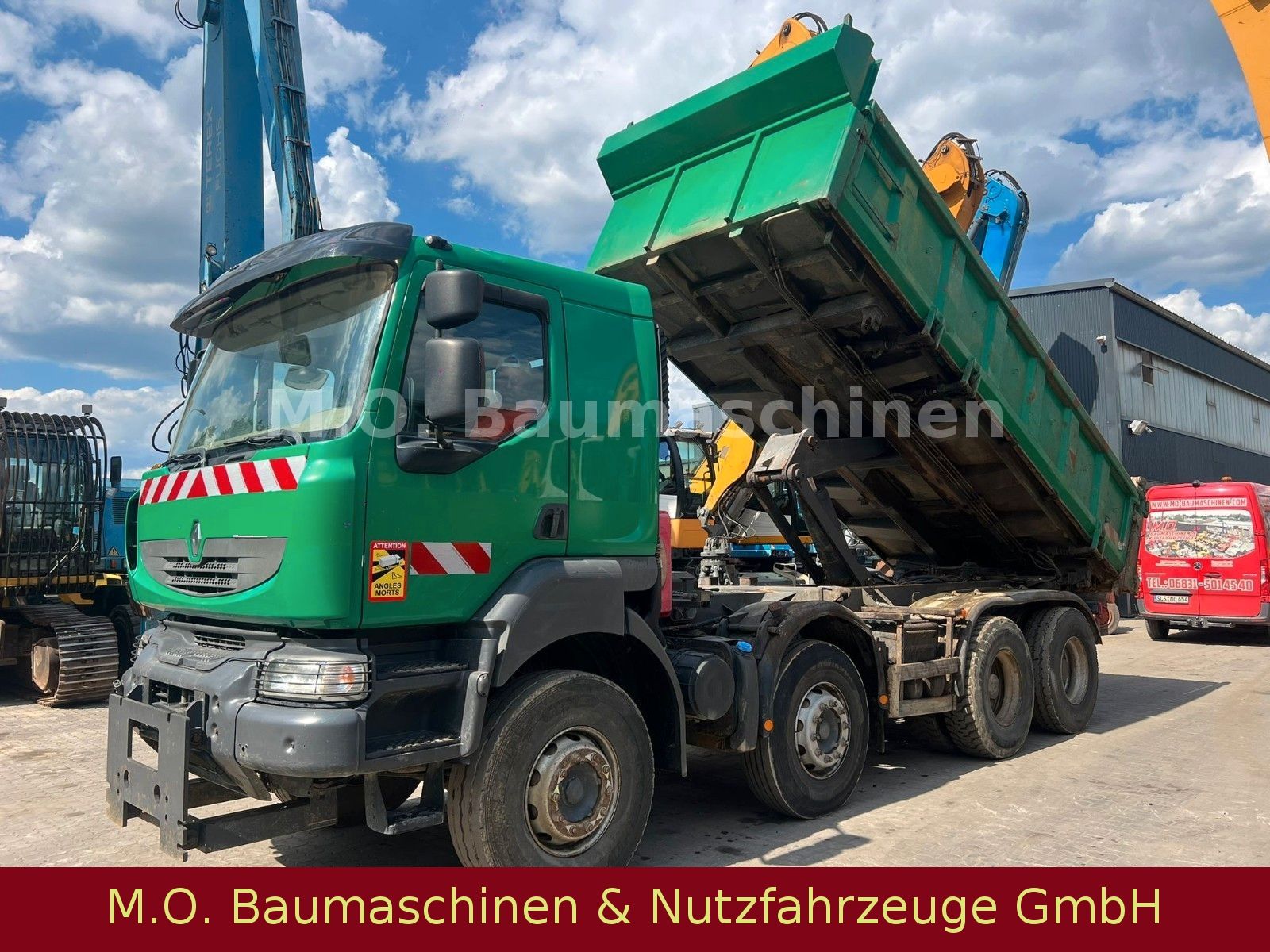 Fahrzeugabbildung Renault Kerax 450.42 / 8x4 / Bordmatik / Blatt/Blatt