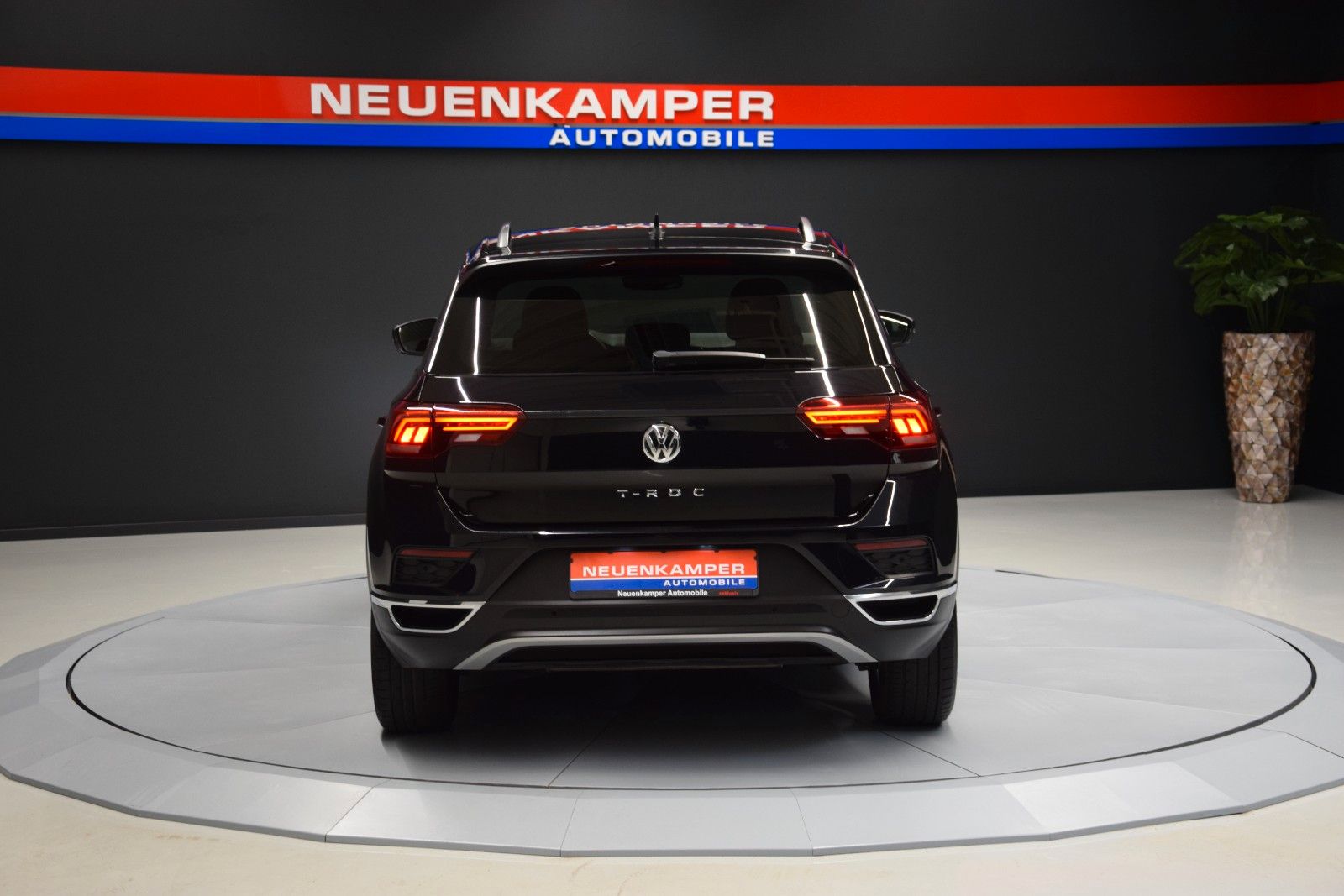 Fahrzeugabbildung Volkswagen T-Roc Sport NAVI LED