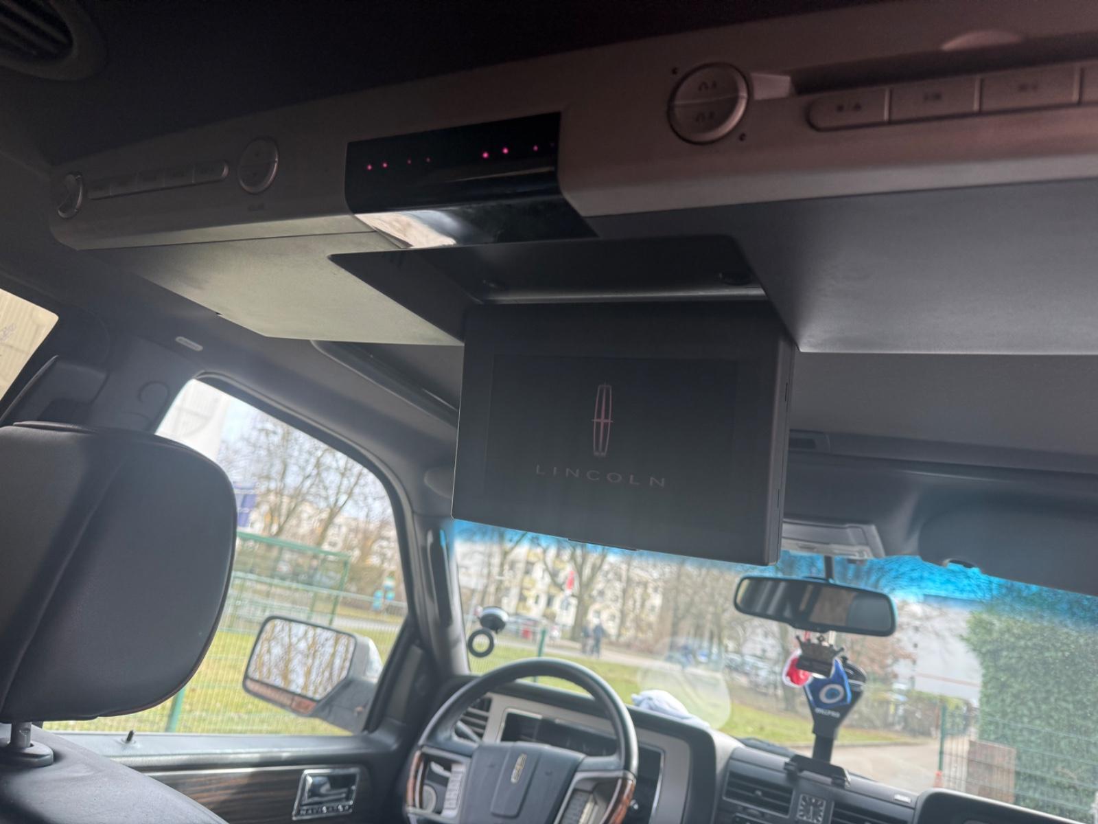 Lincoln Navigator