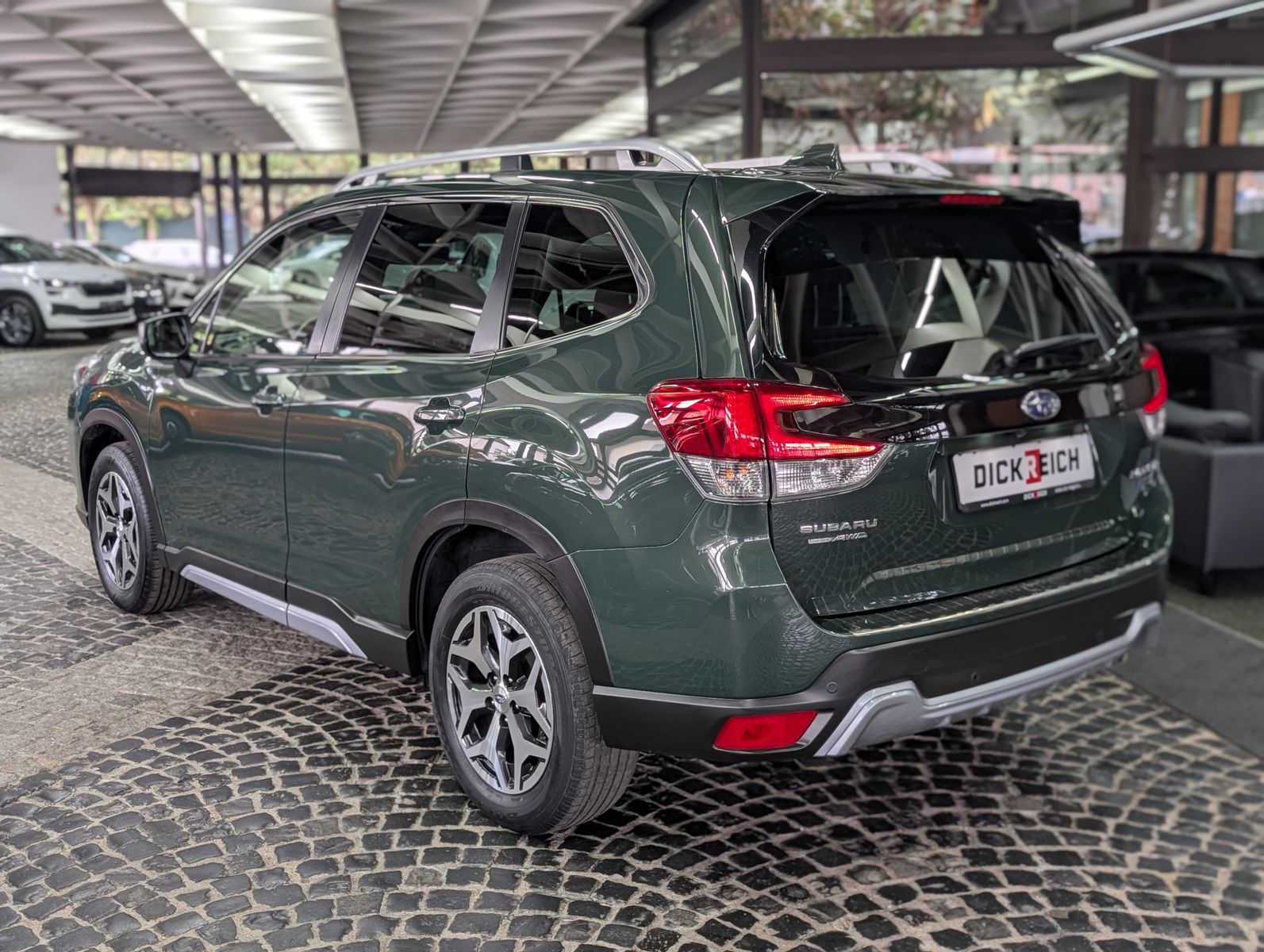 Fahrzeugabbildung Subaru Forester 2.0ie MHEV PLATINUM ACC LED PANO LEDER
