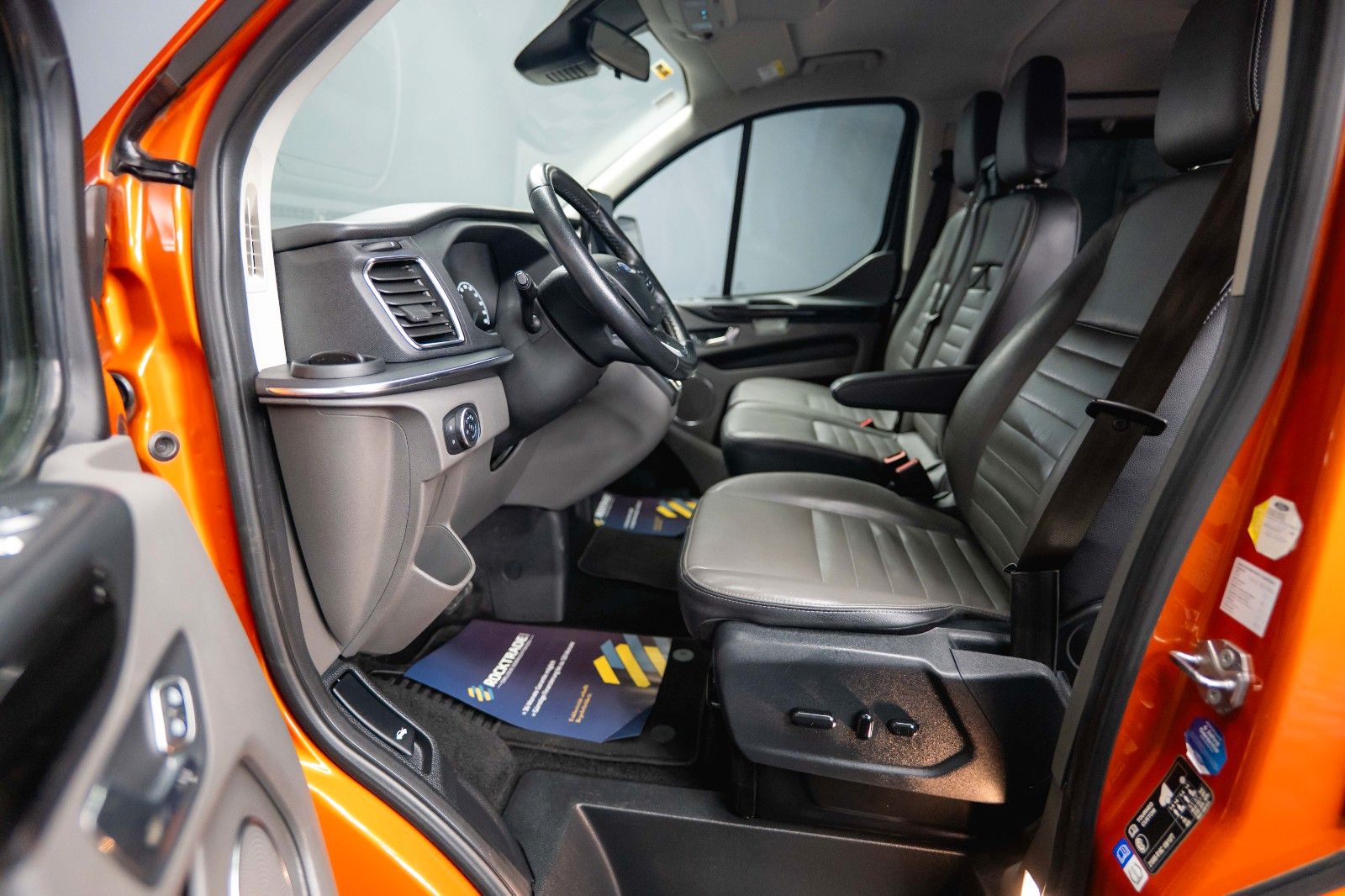 Fahrzeugabbildung Ford Tourneo Custom Kombi 320 L2 Trend Lang 9 Sitze