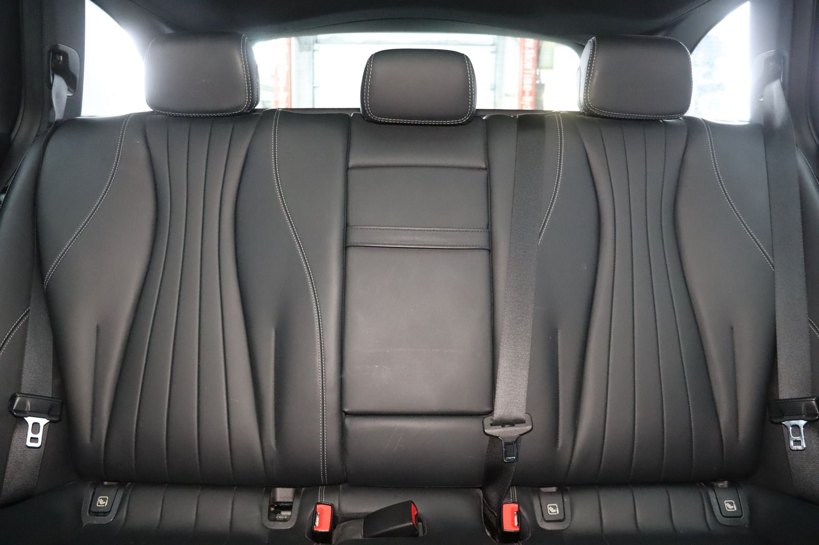 Fahrzeugabbildung Mercedes-Benz E 400 T 4Matic * Airmatic * STHZ * Memory AVANTG
