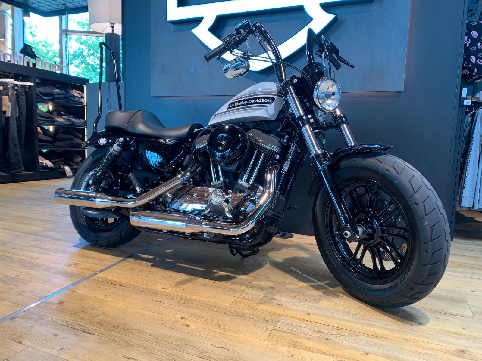Harley-Davidson Sportster Forty Eight Special mit Penzl