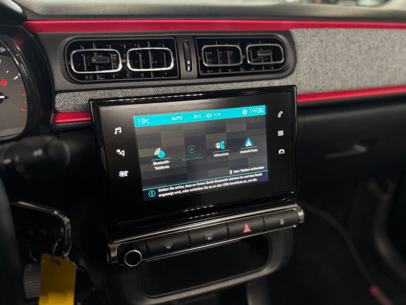 Fahrzeugabbildung Citroën C3 1.2 PurTech ELLE "DAB Navigation Kamera LM"