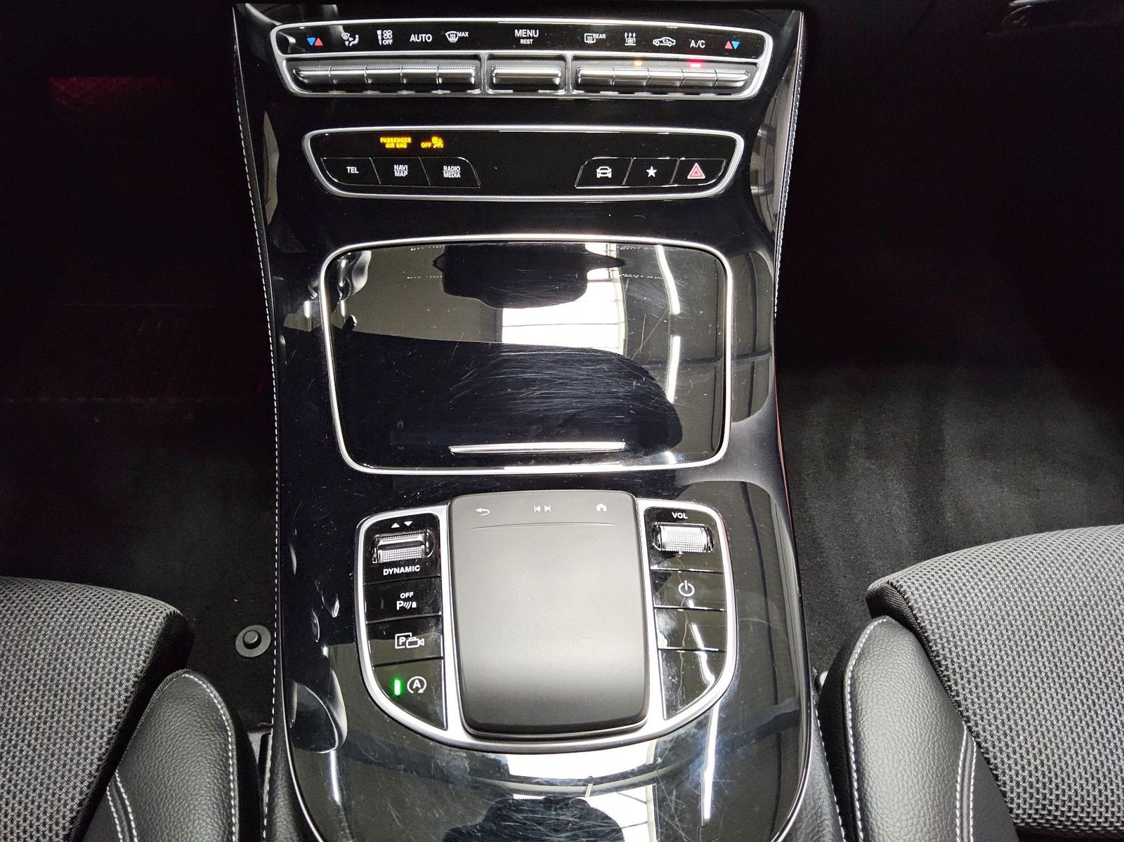 Mercedes-Benz E 220 d Avantgarde T-Leder Navi LED StHzg Distr+ foto 6