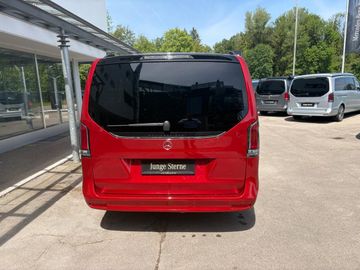 Mercedes V 220 - 9