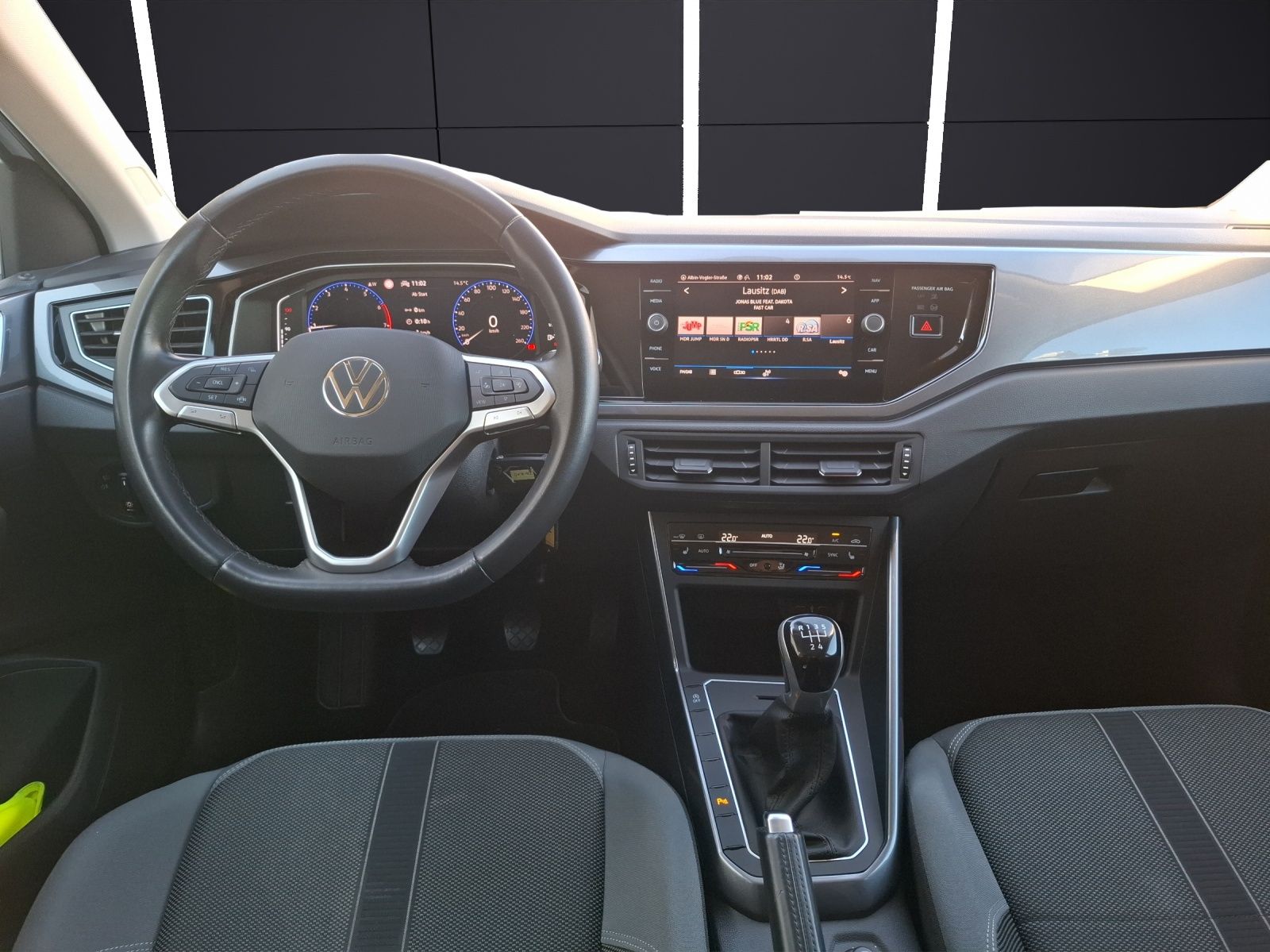 Fahrzeugabbildung Volkswagen Polo TSI Style Matrix Navi AID PDC SH LM