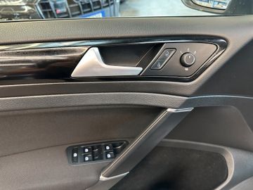 Volkswagen Golf VII Lim. *ACC*NAV*KLIMA*PDC*KAM*SZHZ*