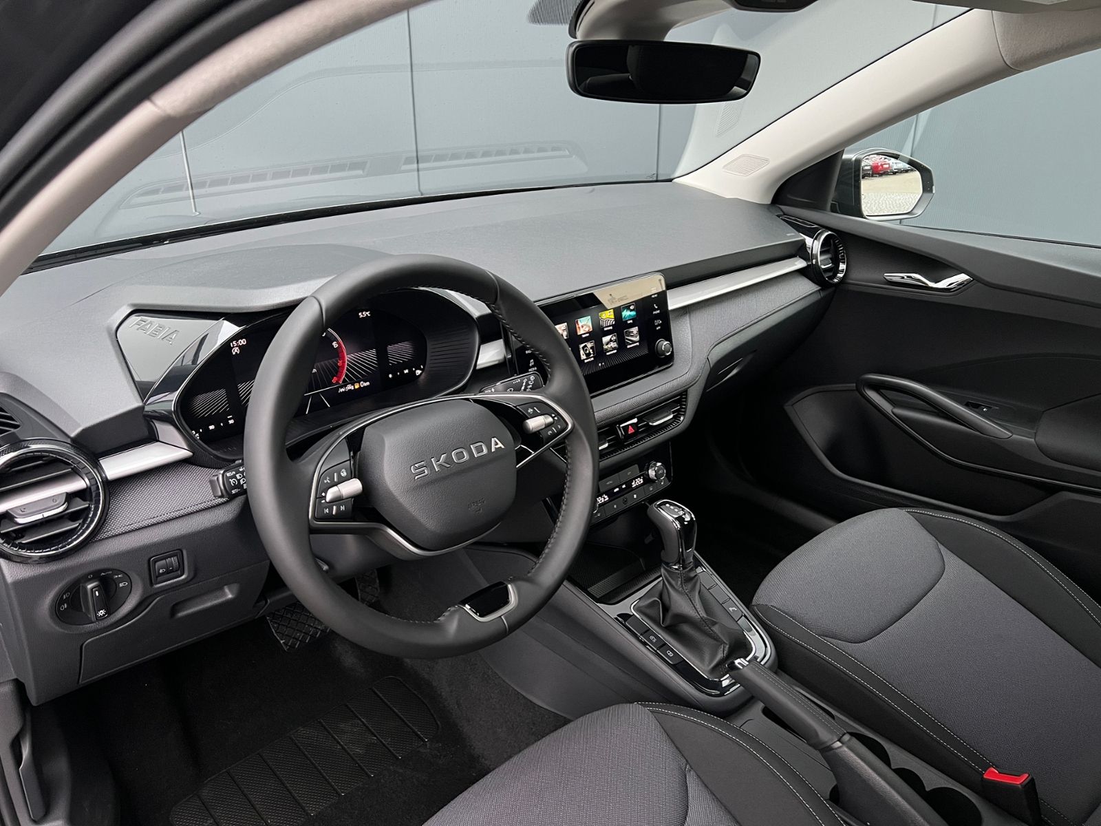 Fahrzeugabbildung SKODA Fabia Selection Edition 130 1.0 TSI DSG *Garanti