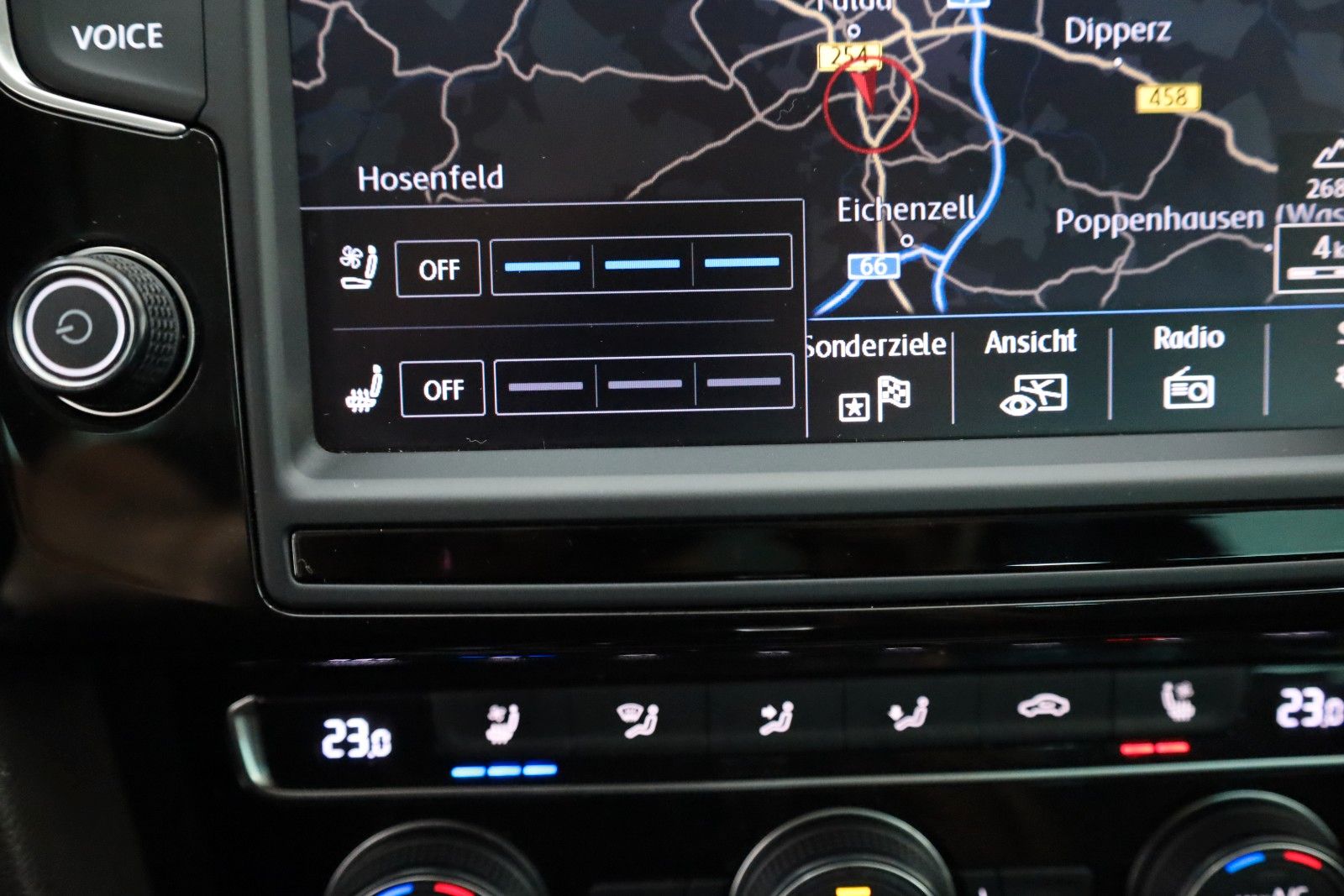 Fahrzeugabbildung Volkswagen Passat Variant Highline 4M Leder,Massage,ACC,360