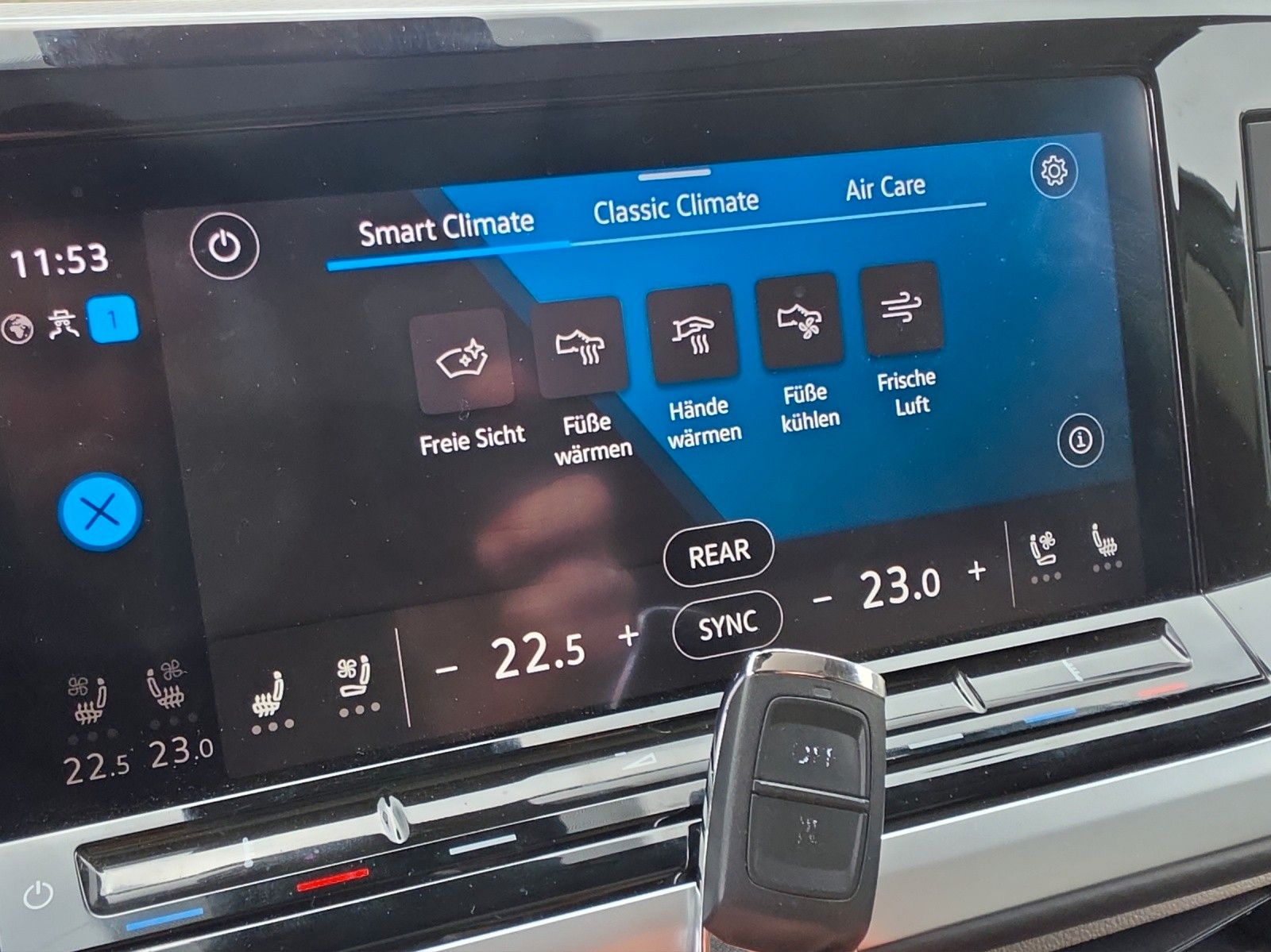Fahrzeugabbildung Volkswagen Multivan T7Edition lang 2.0TDi DSG AHK/STHZ/PANO