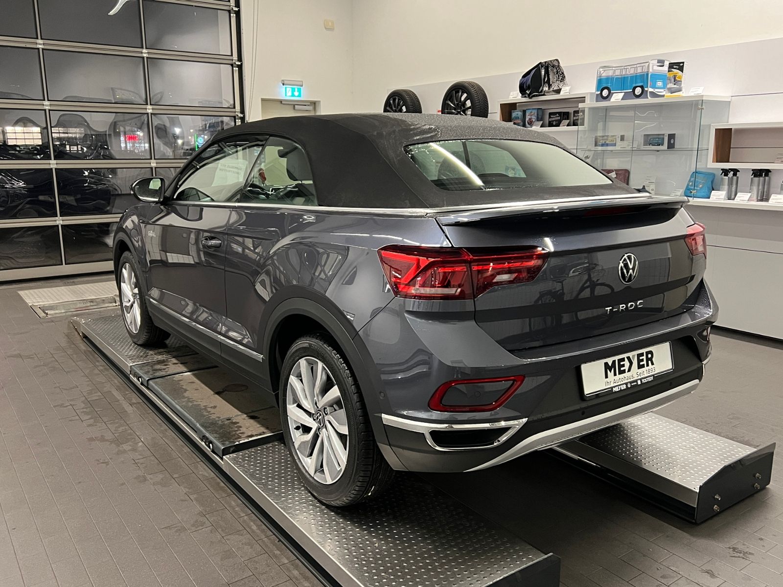 Fahrzeugabbildung Volkswagen T-Roc Cabriolet GOAL 1.5 TSI DSG *Navi, Sport-Pa