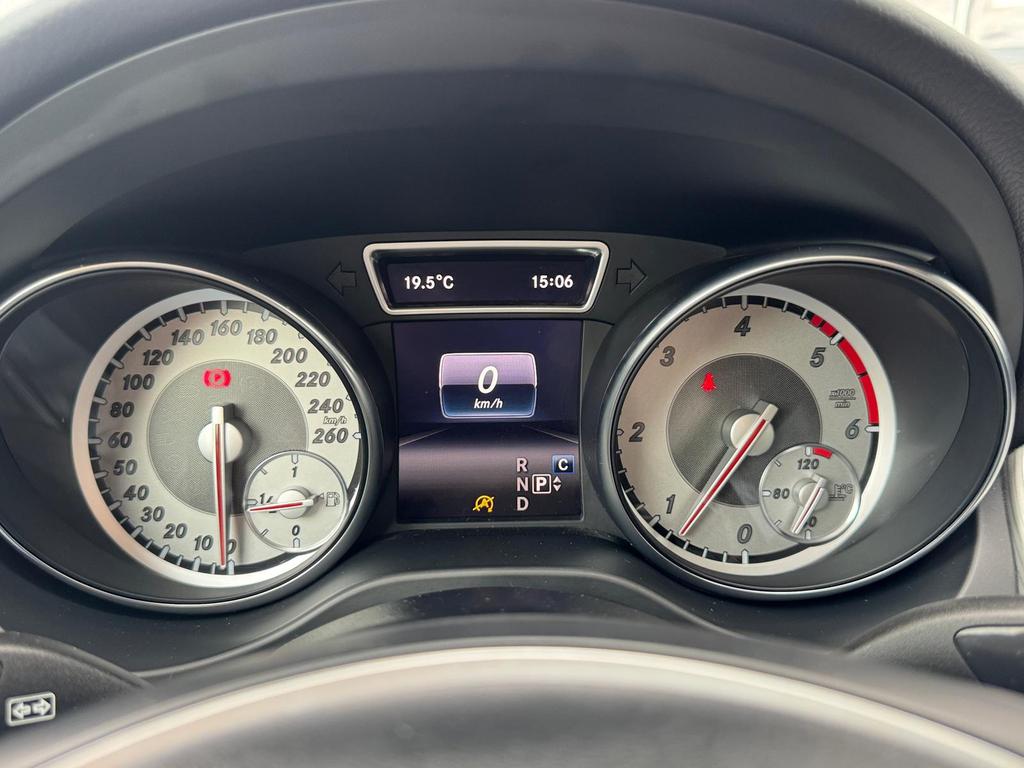 Mercedes-Benz GLA 200