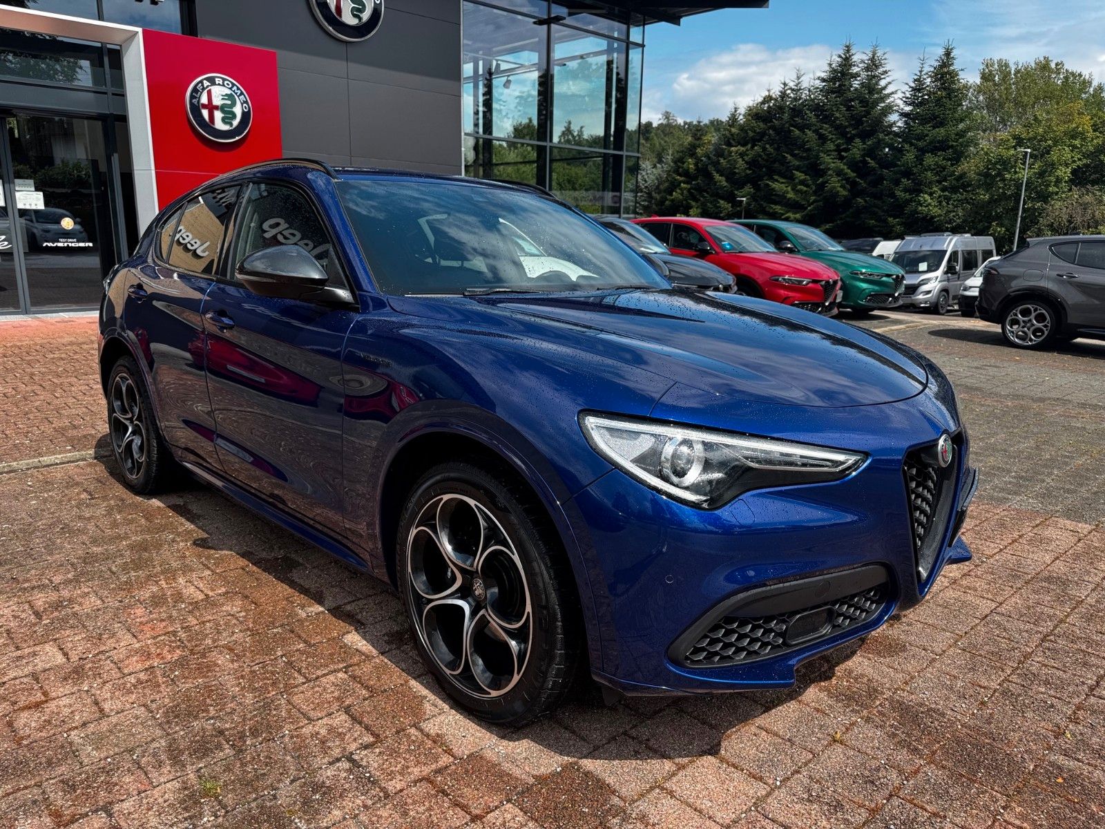 Fahrzeugabbildung Alfa Romeo Stelvio 2,0 Turbo Veloce NAVI ACC SITZHEIZUNG