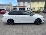 Opel Astra L Sports Tourer GS - Opel Astra mit Benzin-Antrieb: Weiß