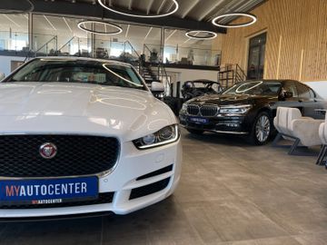 Jaguar XE Pure *NAVI*360°*SZHZ*TEMPO*BI-XENON*PDC*TOUCH