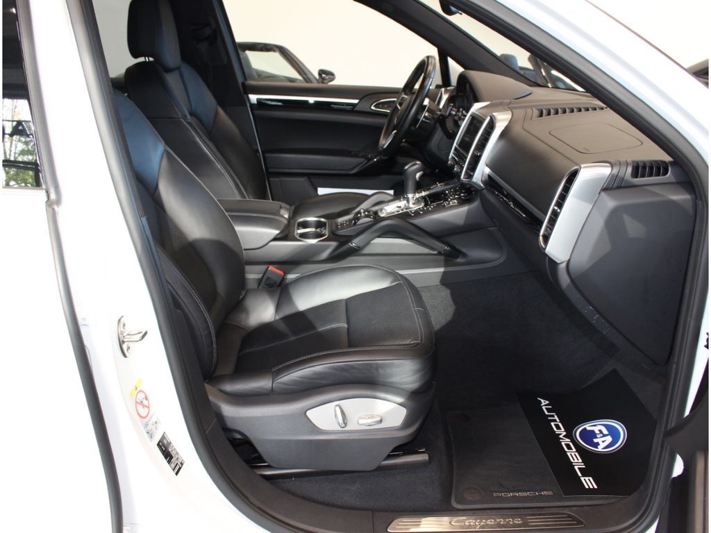 Fahrzeugabbildung Porsche Cayenne 3.0 Diesel *Pano*Standh.*Kamera