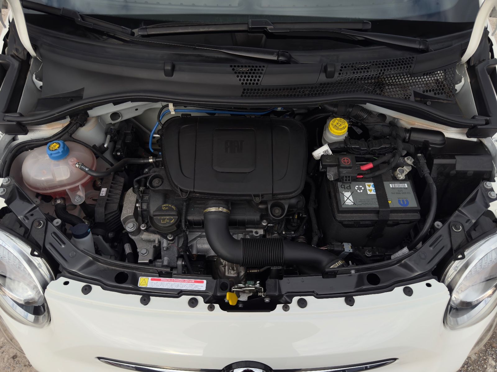 Fahrzeugabbildung Fiat 500C 1.0 GSE DolceVita Temp CarPlay/Android PDC