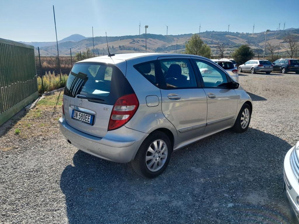 Mercedes-Benz A 180