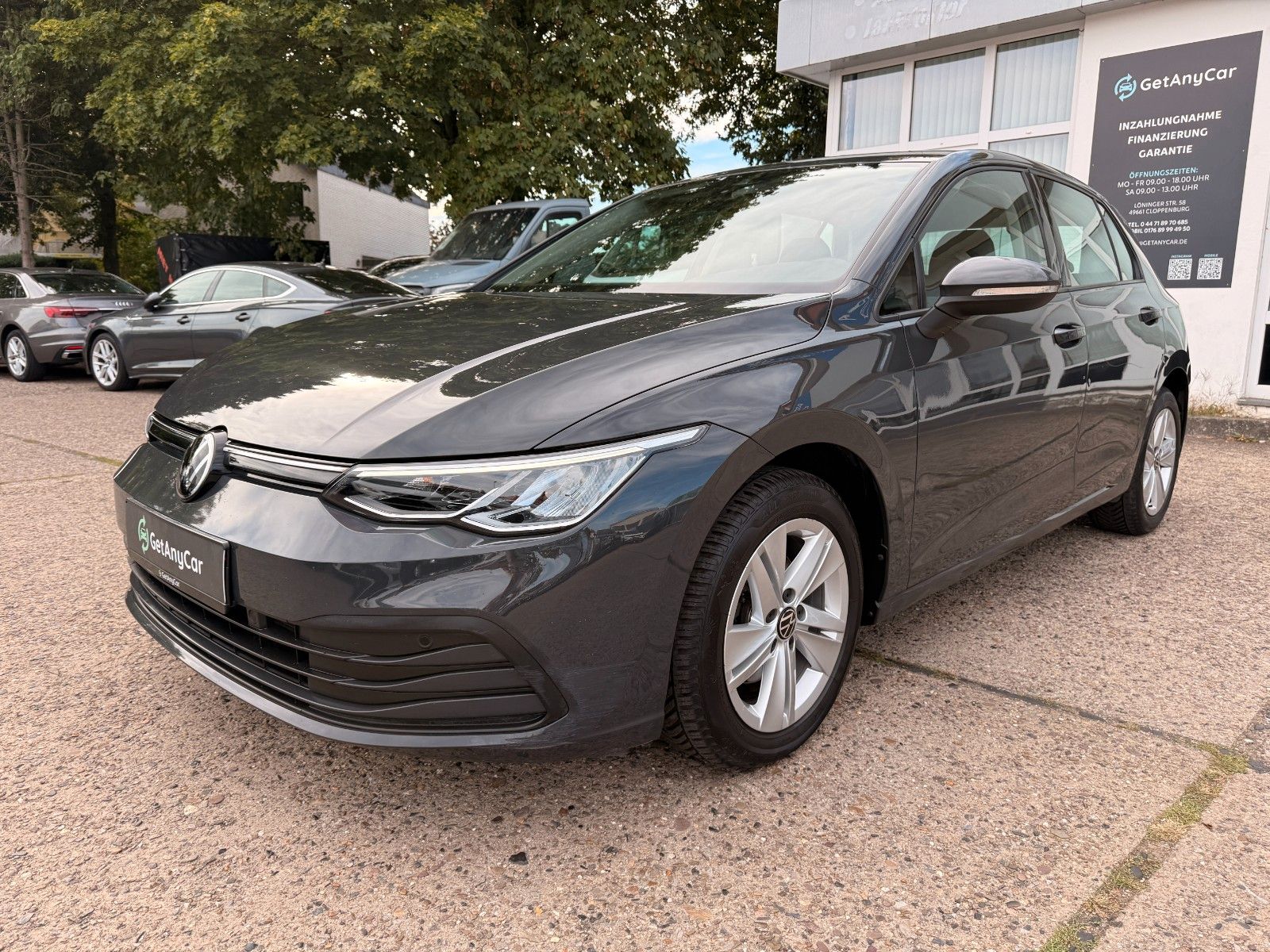 Volkswagen Golf - 1
