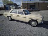 Mercedes-Benz 230 H Kennzeichen / 2023 restauriert  - Mercedes-Benz 230 Limousine H kennzeichen mit Benzin-Antrieb