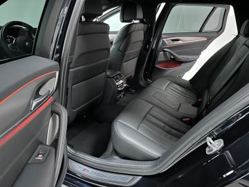 Fahrzeugabbildung BMW 540d xD M Sport Kamera H/K HUD DAB LiveCockptPro