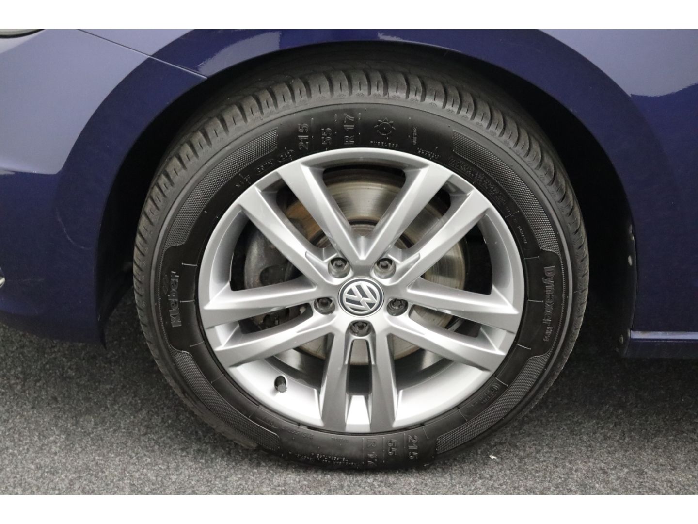 Fahrzeugabbildung Volkswagen Touran Comfortline BMT ACC, Pano, Schiebedach