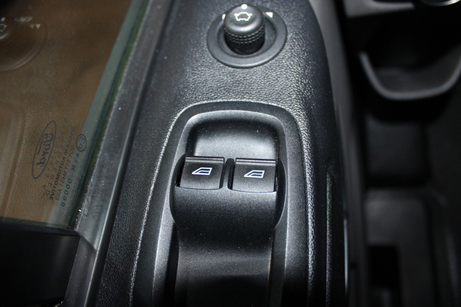 Fahrzeugabbildung Ford Transit Custom TREND KLIMA Dachträger AHK CAM