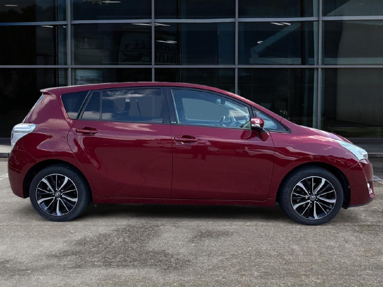 Fahrzeugabbildung Toyota Verso Edition-S+