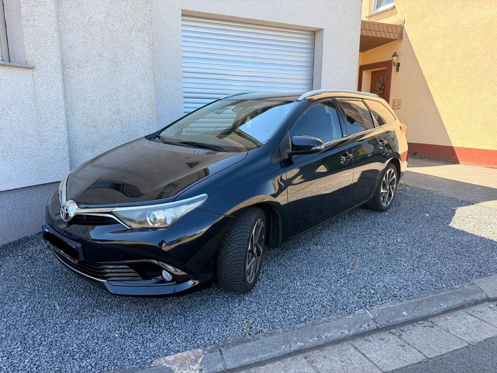 Image of Toyota Auris Touring Sports