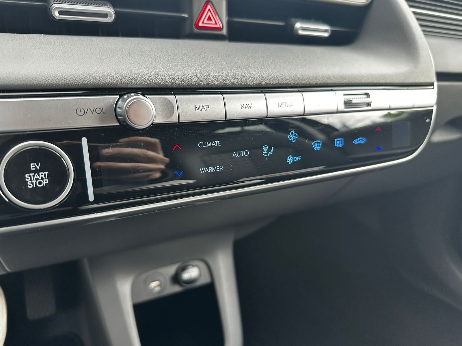 Fahrzeugabbildung Hyundai Ioniq 5 Techniq WERKSGAR NAVI+LED+SHZ+KAMERA+WP+