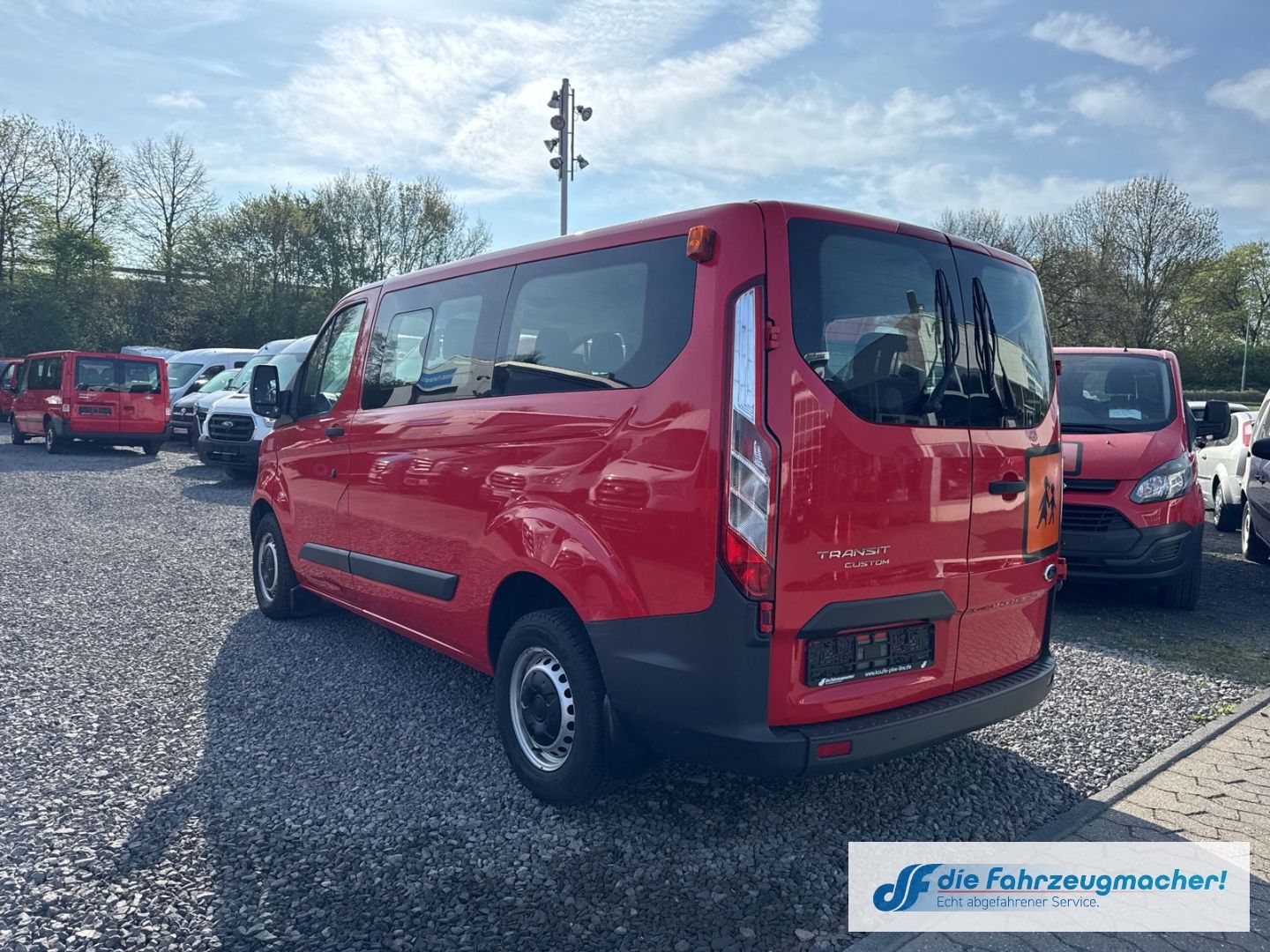 Fahrzeugabbildung Ford Transit Custom Kombi 300 L1 2.2 TDCi *1593 Expor