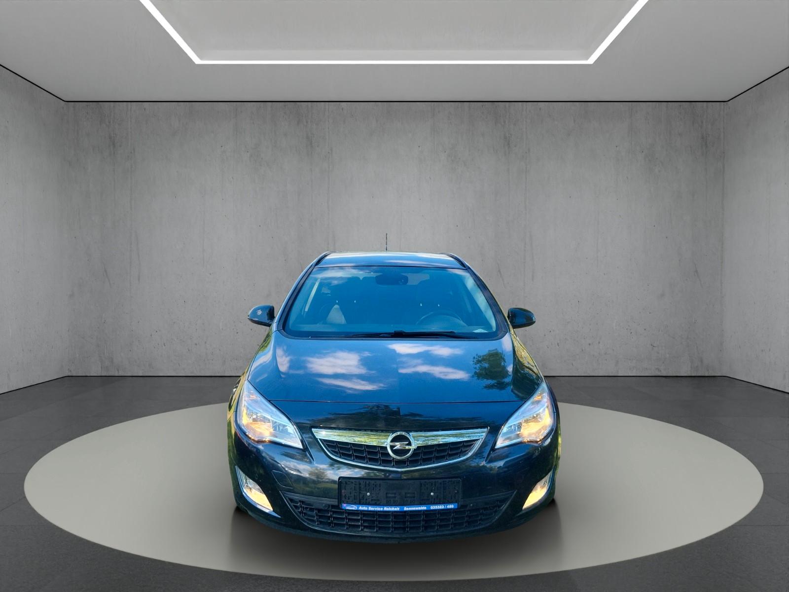 Opel Astra 2012 — photo 6