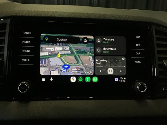 Fahrzeugabbildung Skoda Karoq Selection 1.5 TSI DSG/ACC/SHZ/SmartLink