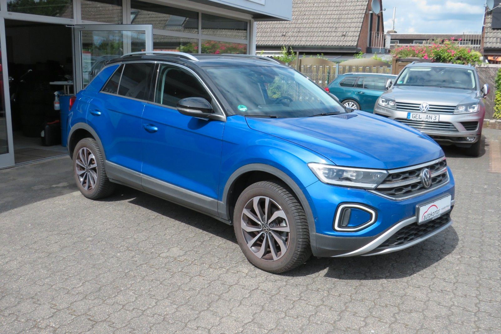 Fahrzeugabbildung Volkswagen T-Roc Style ACC APP MASSAGE SITZH. 17`KAMERA 1.H