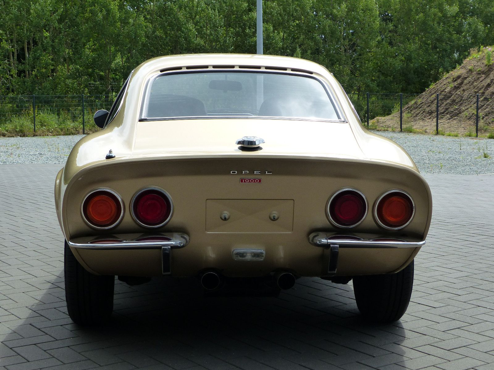 Fahrzeugabbildung Opel GT 1900 A L