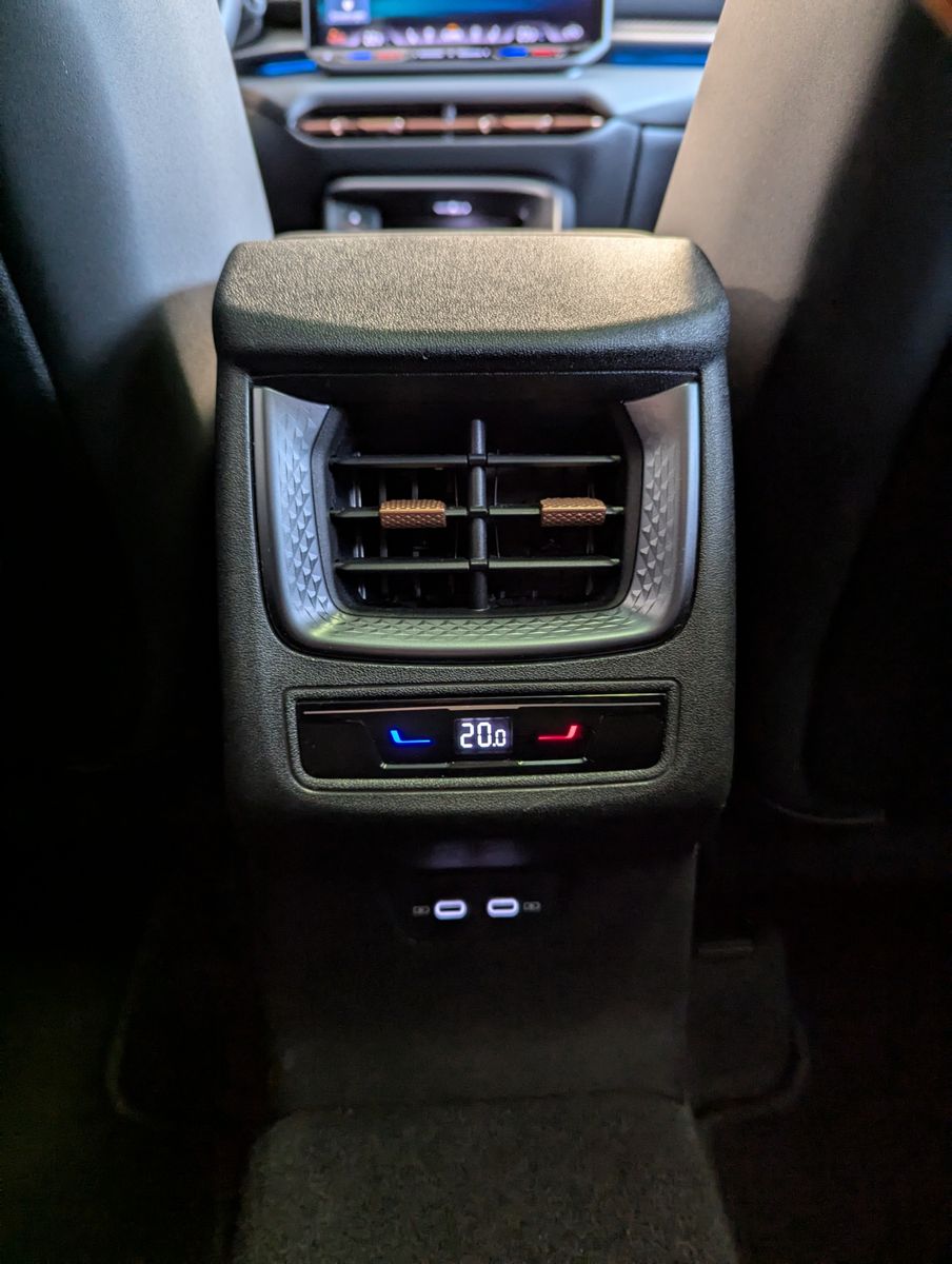 CUPRA Terramar 1.5eTSI HUD DCC Matrix Pano Sennh. 20" - Image 24