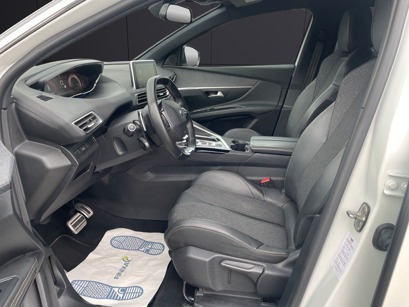 Fahrzeugabbildung Peugeot 5008 GT-Line Business Cam*Shzg*Navi*DAB+*7Sitzer