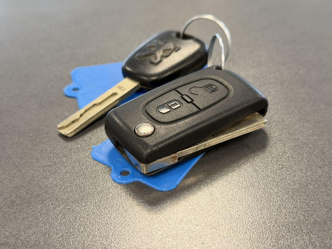 Peugeot 207 2010 — photo 21