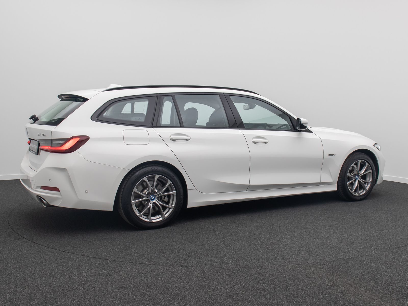 Fahrzeugabbildung BMW 320e Stop&Go AHK Kamera DAB Sportsitz DrivAssist